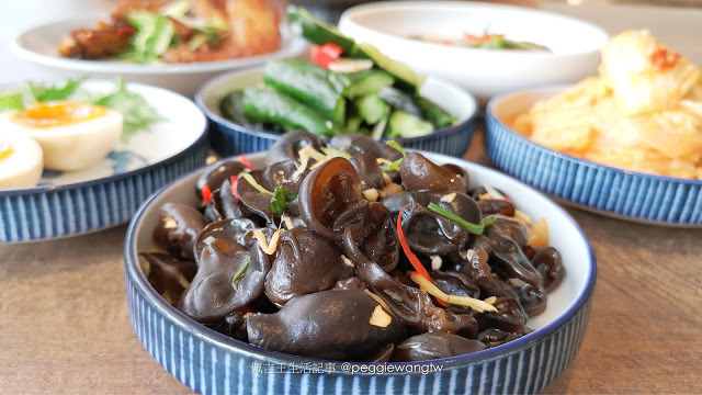 台南美食︱安平區最美麵店『二鬼麵舖』：23款牛肉麵、拉麵 四種濃郁湯頭不能錯過 IG打卡新景點