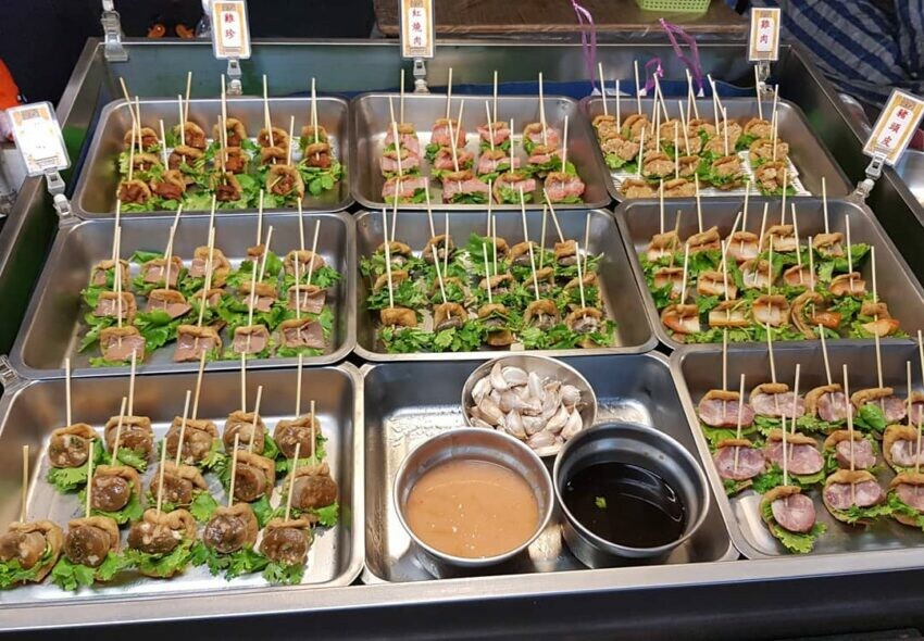 宜蘭夜市不只羅東，東門夜市美食超讚！在地人激推小吃。