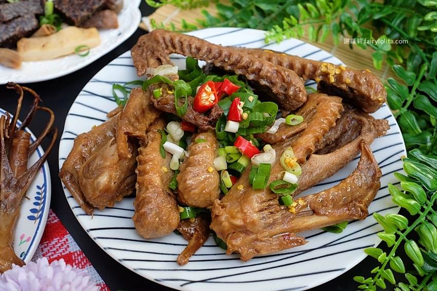 只有在地人才知道的超級隱藏版，近30年古早味滷味老店，最便宜只要10塊錢！