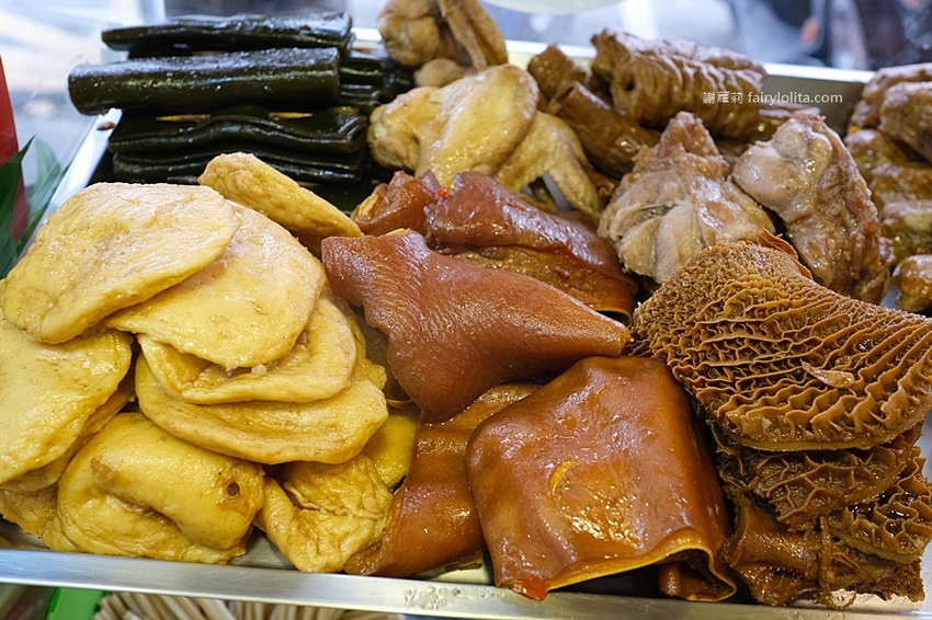 只有在地人才知道的超級隱藏版，近30年古早味滷味老店，最便宜只要10塊錢！