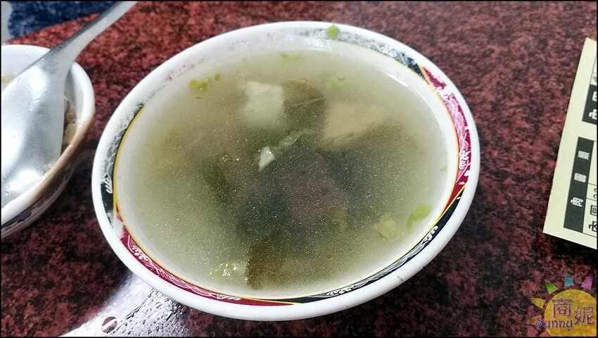 在地人狂推人氣小吃!40年老店肉羹肉圓通通銅板價 平價美味越晚生意越好