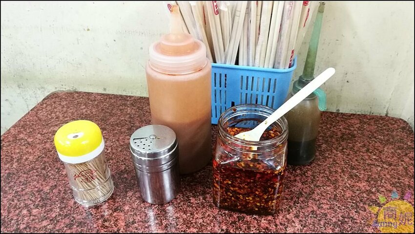 在地人狂推人氣小吃!40年老店肉羹肉圓通通銅板價 平價美味越晚生意越好