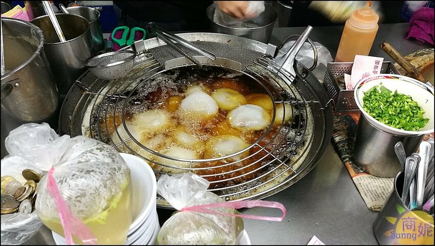 在地人狂推人氣小吃!40年老店肉羹肉圓通通銅板價 平價美味越晚生意越好
