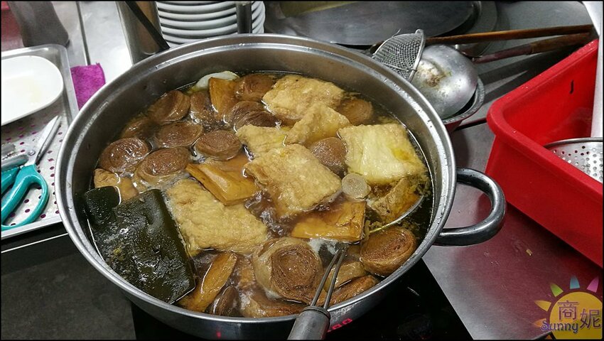 在地人狂推人氣小吃!40年老店肉羹肉圓通通銅板價 平價美味越晚生意越好