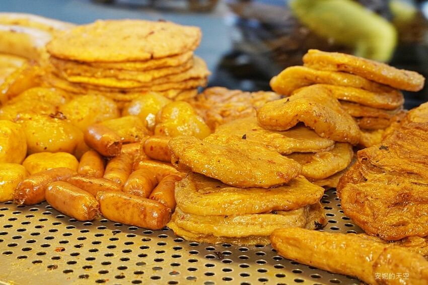 [土城延吉街市場 秘醬滷味]秘醬乾麵20元就有一袋 炸蛋肥腸超威 冷滷風味夏天吃最對味 - 安妮的天空