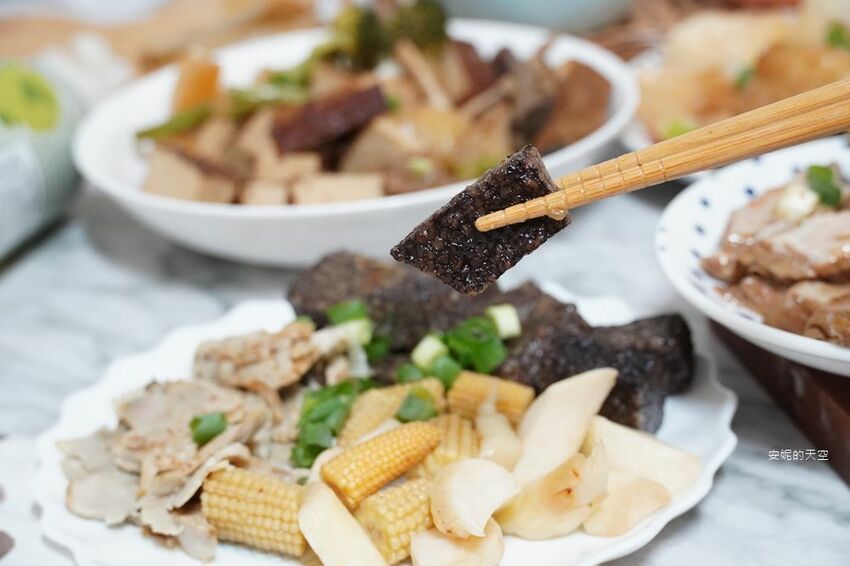 [土城延吉街市場 秘醬滷味]秘醬乾麵20元就有一袋 炸蛋肥腸超威 冷滷風味夏天吃最對味 - 安妮的天空