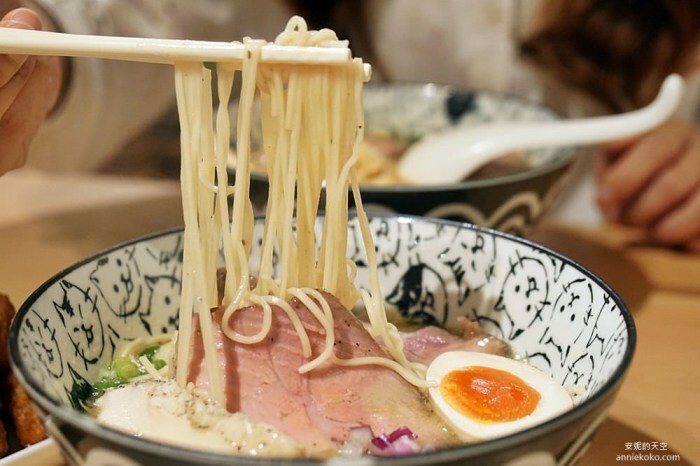 [土城延吉街市場 秘醬滷味]秘醬乾麵20元就有一袋 炸蛋肥腸超威 冷滷風味夏天吃最對味 - 安妮的天空