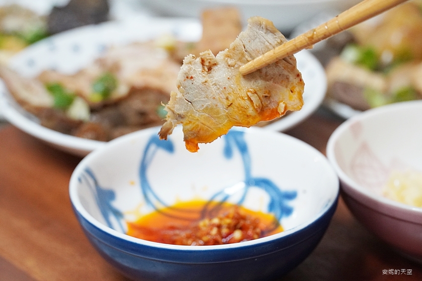 [土城延吉街市場 秘醬滷味]秘醬乾麵20元就有一袋 炸蛋肥腸超威 冷滷風味夏天吃最對味 - 安妮的天空