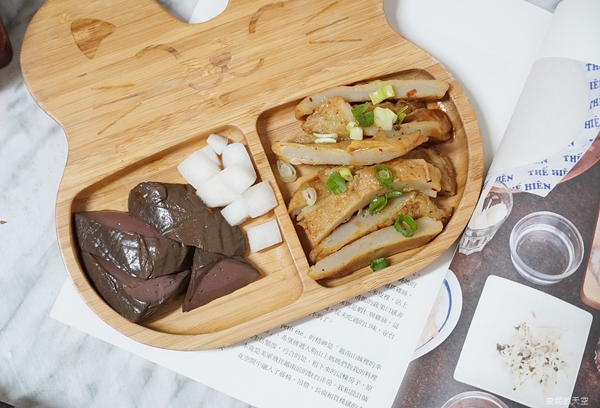 [土城延吉街市場 秘醬滷味]秘醬乾麵20元就有一袋 炸蛋肥腸超威 冷滷風味夏天吃最對味 - 安妮的天空