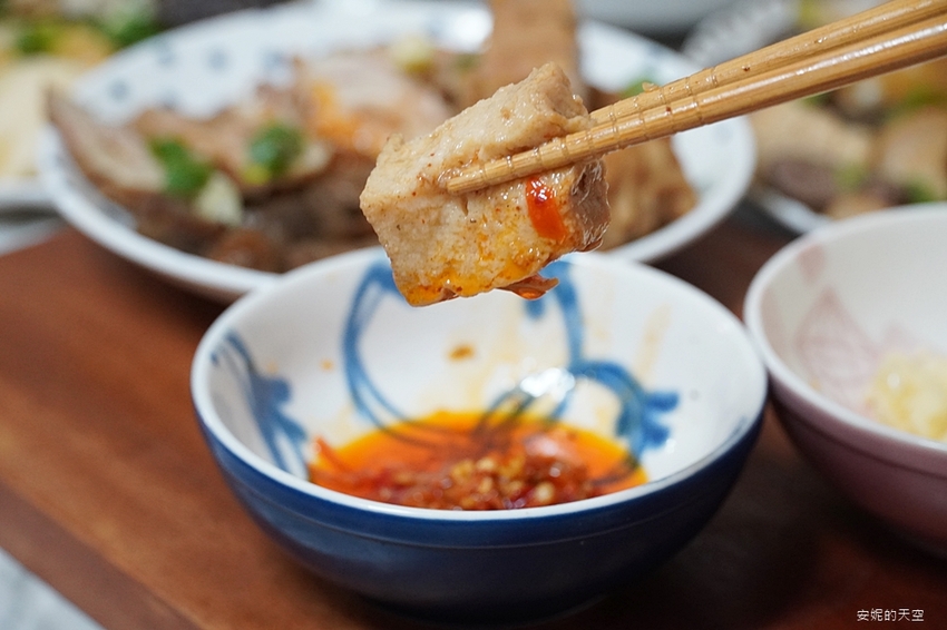 [土城延吉街市場 秘醬滷味]秘醬乾麵20元就有一袋 炸蛋肥腸超威 冷滷風味夏天吃最對味 - 安妮的天空