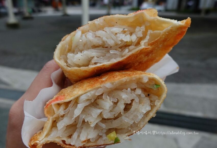 〖正林記韭菜盒〗低調餐車一天只賣4小時!假日還不營業.皮超薄肉餡會爆汁.冷凍一定要提前預訂 - 艾瑪▪ 享受吃喝玩樂札記