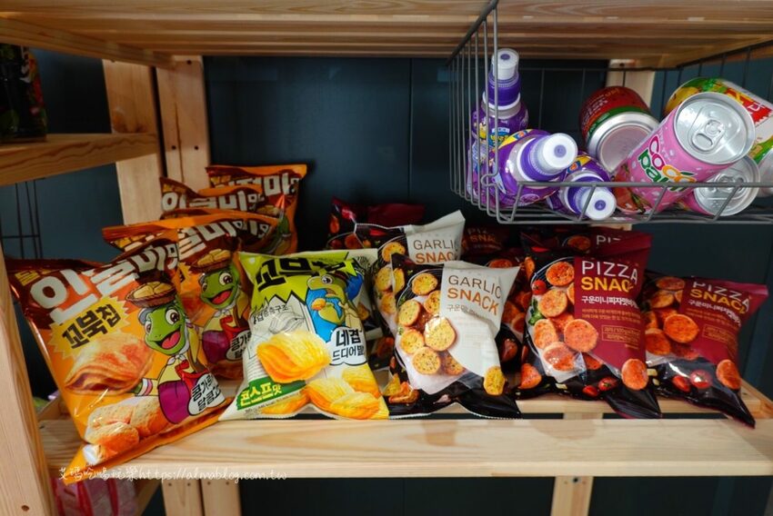 〖美蒂Maidi〗小清新文青風！超親民百元料理맛있다．糖醋肉拌飯只要90元．120元部隊鍋有一整串魚板 - 艾瑪▪ 享受吃喝玩樂札記