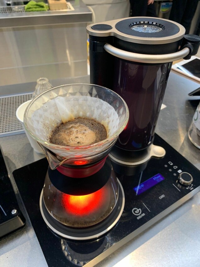 內湖咖啡廳｜GO GO GEESAA 時尚科技新形態體驗店 智能手沖咖啡、索菲烤布蕾 外帶內用都享受！