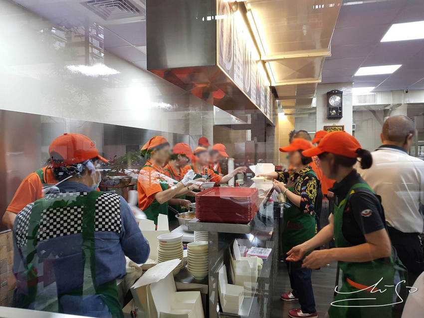 梁記嘉義雞肉飯 (6).jpg