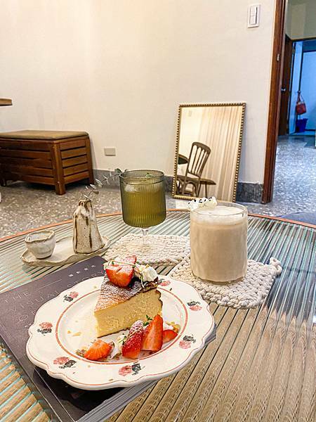 (台北忠孝新生站)溫溫咖啡工作室 東區美食 東區下午茶台北甜點推薦 預約制 韓系咖啡廳