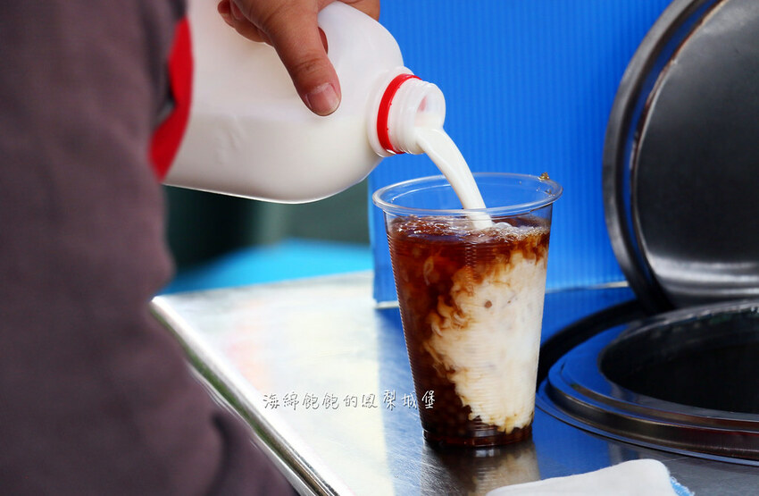 七堵粉圓冰|古早味粉圓冰一杯只要25元,加香蕉油超特別!菜單價位