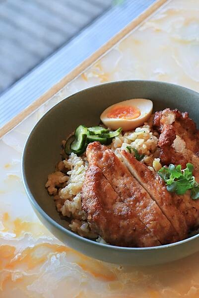 [ 台北美食 ] 永心鳳茶奶茶專門所-台北最美奶茶餐廳剝皮辣