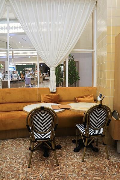 [ 台北美食 ] 永心鳳茶奶茶專門所-台北最美奶茶餐廳剝皮辣