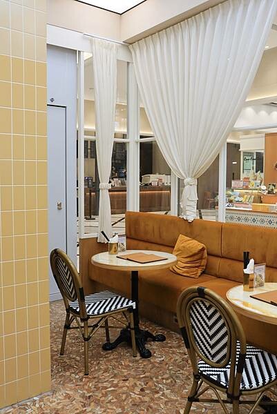 [ 台北美食 ] 永心鳳茶奶茶專門所-台北最美奶茶餐廳剝皮辣