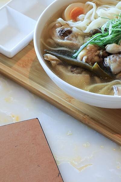 [ 台北美食 ] 永心鳳茶奶茶專門所-台北最美奶茶餐廳剝皮辣