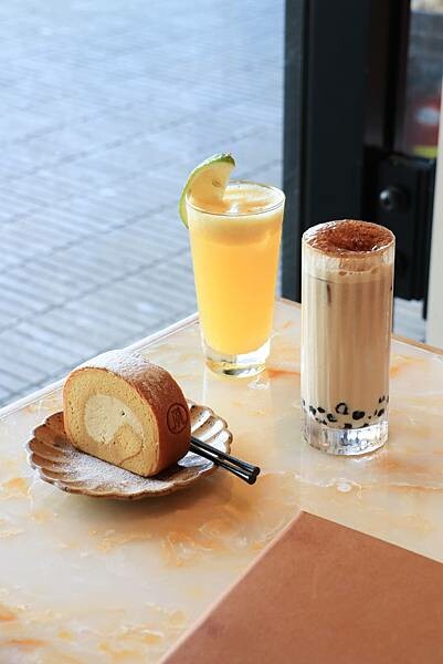 [ 台北美食 ] 永心鳳茶奶茶專門所-台北最美奶茶餐廳剝皮辣