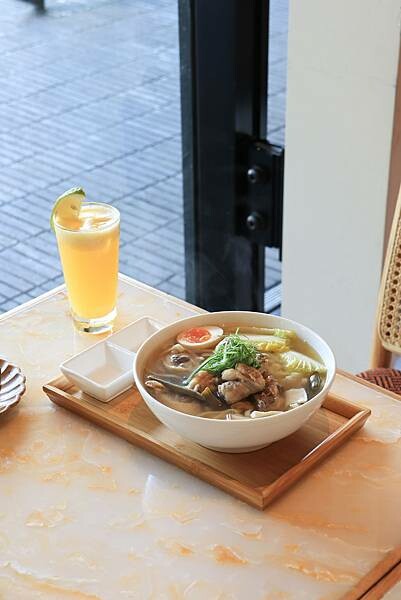 [ 台北美食 ] 永心鳳茶奶茶專門所-台北最美奶茶餐廳剝皮辣