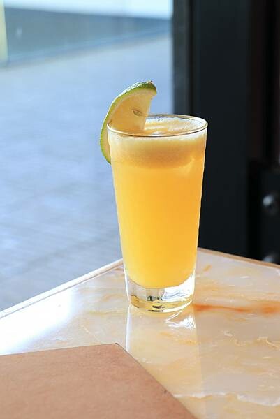 [ 台北美食 ] 永心鳳茶奶茶專門所-台北最美奶茶餐廳剝皮辣