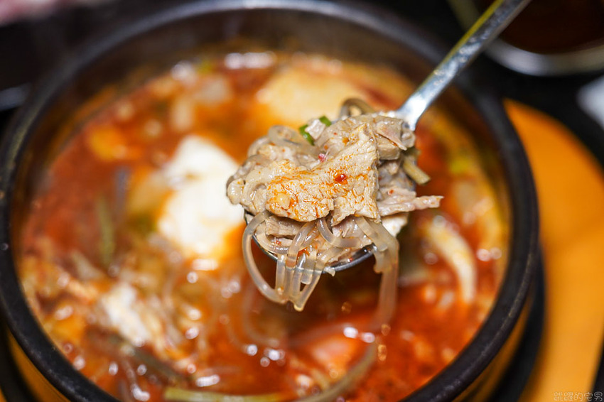 花蓮韓式料理新開店 延壽亭韓食提供代客烤肉，低溫熟成豬肉單點只要230元 韓式豆腐鍋跟石鍋拌飯180元起 還營業到凌晨1點 生意超好一定要訂位