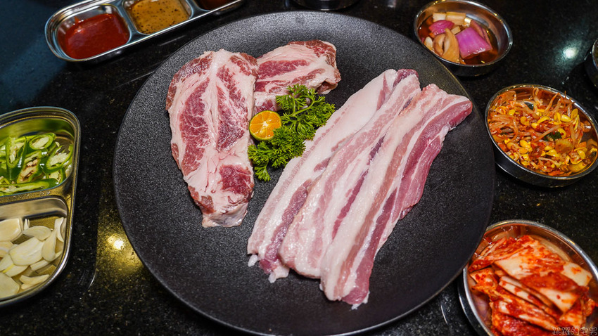 花蓮韓式料理新開店 延壽亭韓食提供代客烤肉，低溫熟成豬肉單點只要230元 韓式豆腐鍋跟石鍋拌飯180元起 還營業到凌晨1點 生意超好一定要訂位