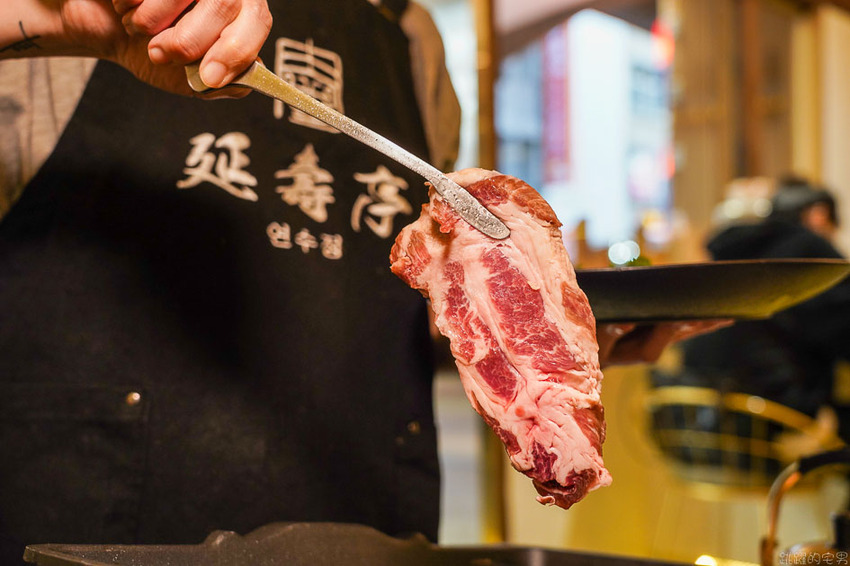 花蓮韓式料理新開店 延壽亭韓食提供代客烤肉，低溫熟成豬肉單點只要230元 韓式豆腐鍋跟石鍋拌飯180元起 還營業到凌晨1點 生意超好一定要訂位