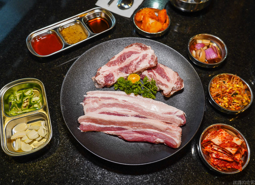 花蓮韓式料理新開店 延壽亭韓食提供代客烤肉，低溫熟成豬肉單點只要230元 韓式豆腐鍋跟石鍋拌飯180元起 還營業到凌晨1點 生意超好一定要訂位