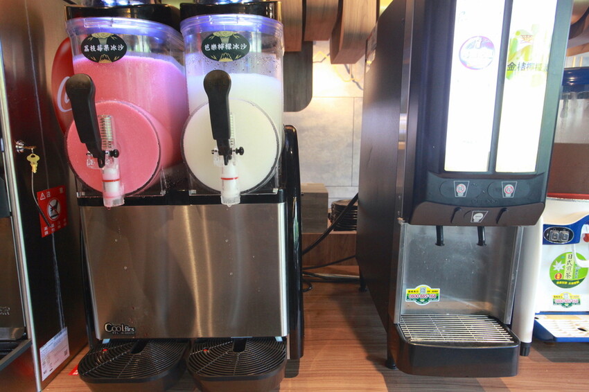 吃。台南美食|安平區。「肉次方 燒肉放題 台南府前店」台南最難訂到日式燒肉吃到飽,王品旗下肉次方南部唯