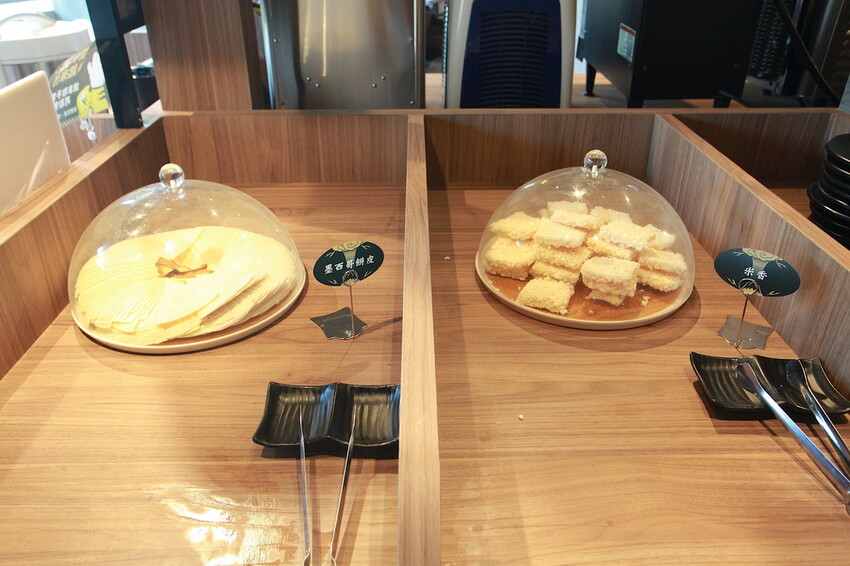 吃。台南美食|安平區。「肉次方 燒肉放題 台南府前店」台南最難訂到日式燒肉吃到飽,王品旗下肉次方南部唯