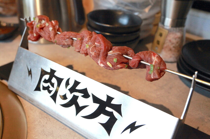 吃。台南美食|安平區。「肉次方 燒肉放題 台南府前店」台南最難訂到日式燒肉吃到飽,王品旗下肉次方南部唯