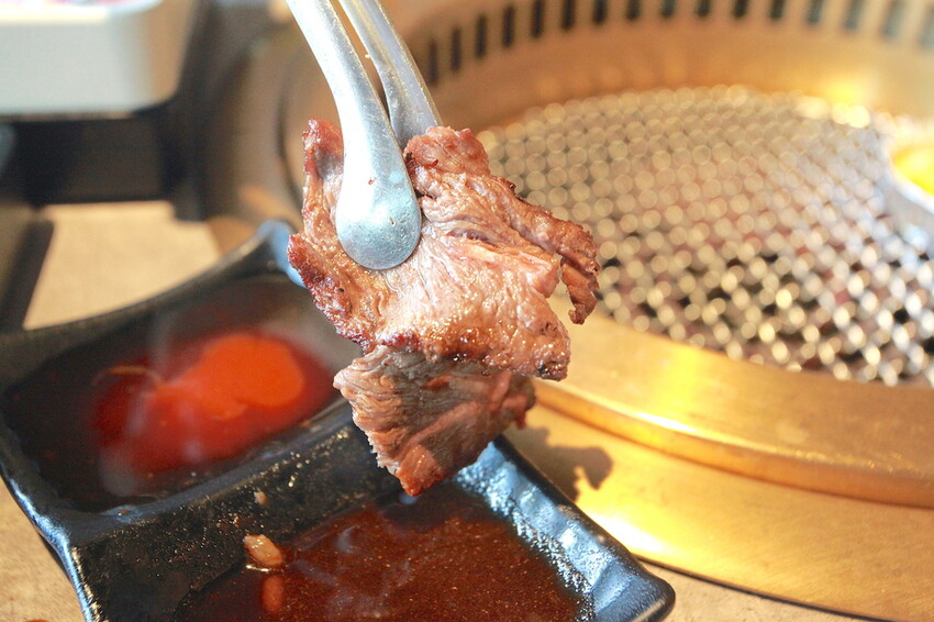 吃。台南美食|安平區。「肉次方 燒肉放題 台南府前店」台南最難訂到日式燒肉吃到飽,王品旗下肉次方南部唯