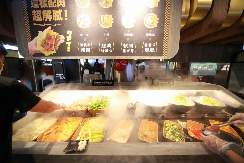 吃。台南美食|安平區。「肉次方 燒肉放題 台南府前店」台南最難訂到日式燒肉吃到飽,王品旗下肉次方南部唯