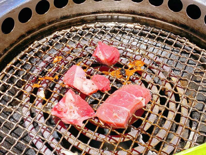 台北美食。西門町美食。肉次方。燒肉吃到飽。西門峨眉店 (33)
