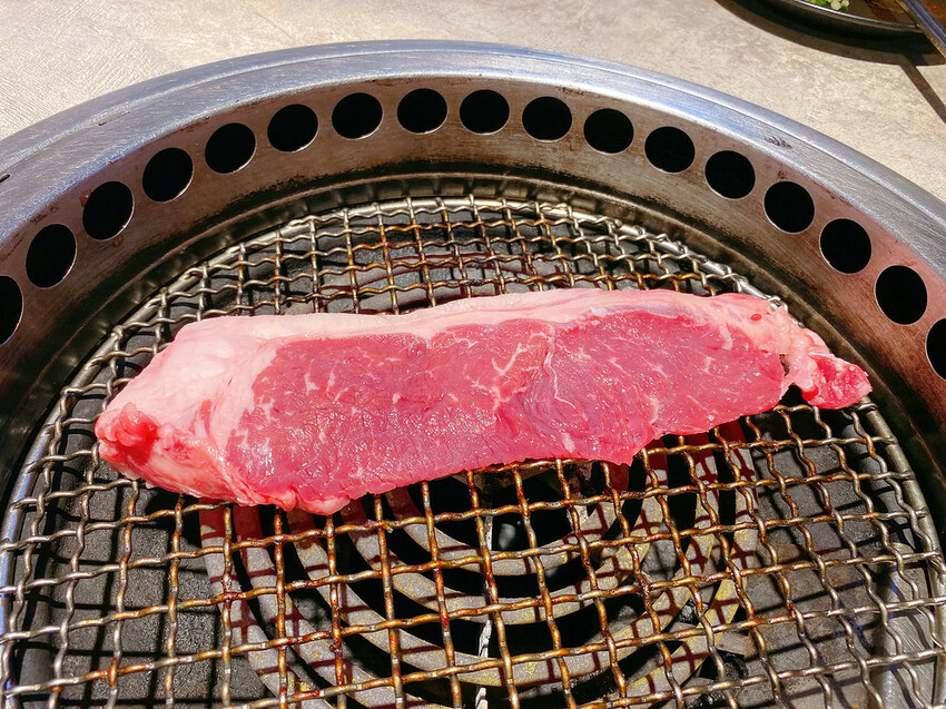 台北美食。西門町美食。肉次方。燒肉吃到飽。西門峨眉店 (16)