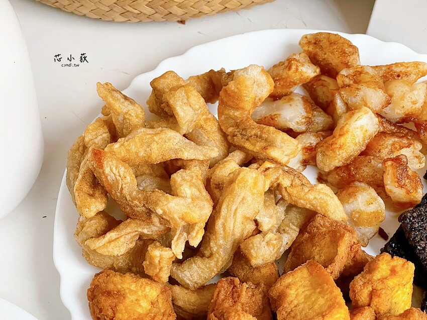 小彤帽密沾醤炸鷄排 大里總店，人氣宵夜炸物20元起，獨家鹹甜醬汁讓人難忘，現點現炸請先預訂 - Cyndi loves享食天堂