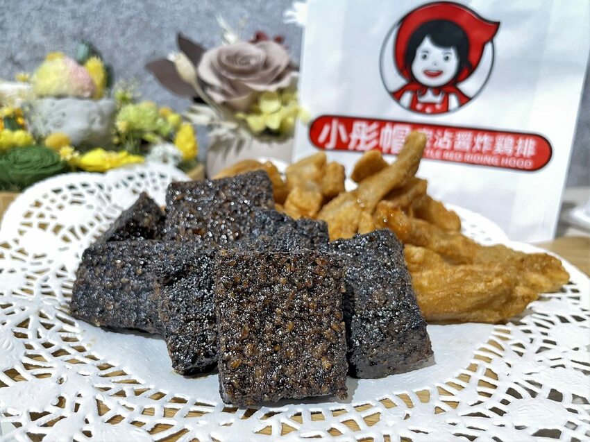 小彤帽密沾醬炸鷄排