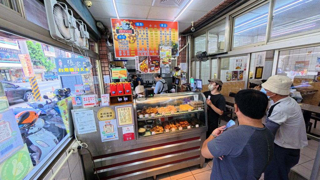 雲林美食推薦｜土庫張家牛肉麵│玩雲林必吃x舒適用餐環境│滷味