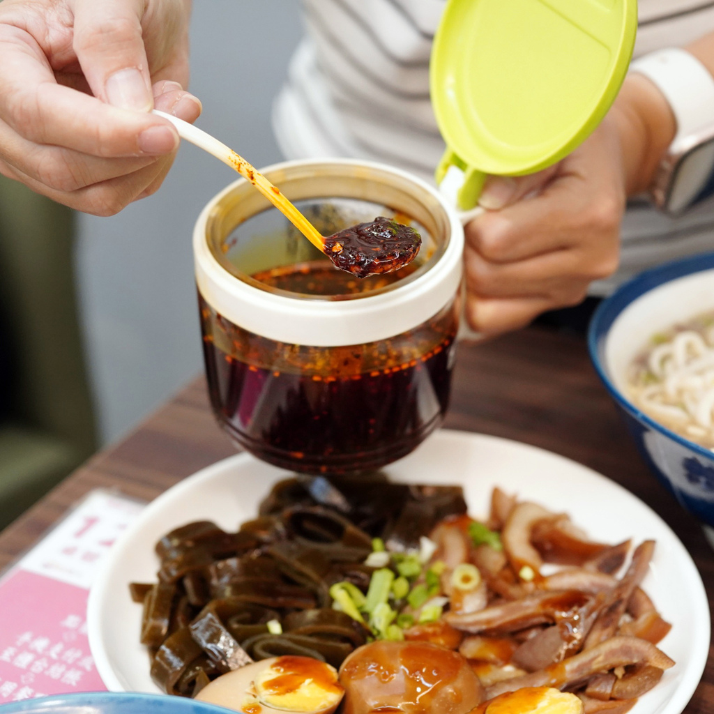 雲林美食推薦｜土庫張家牛肉麵│玩雲林必吃x舒適用餐環境│滷味