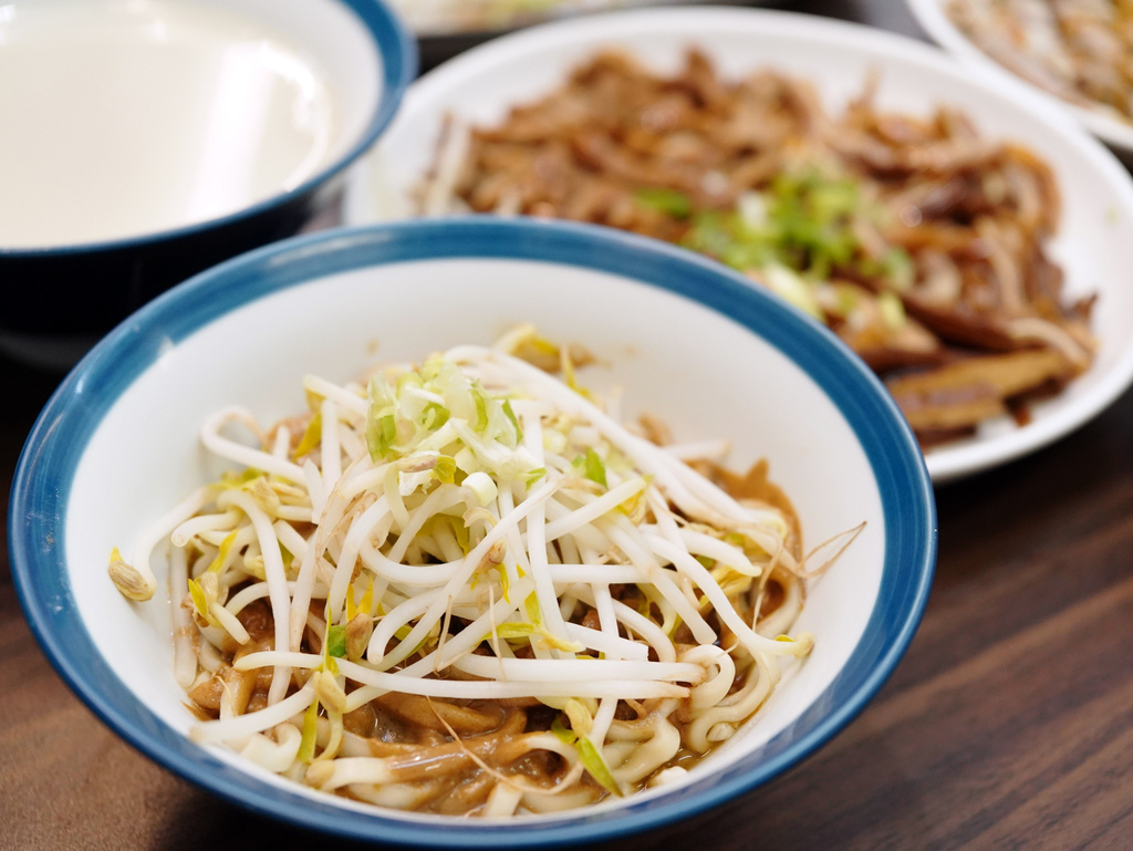 雲林美食推薦｜土庫張家牛肉麵│玩雲林必吃x舒適用餐環境│滷味