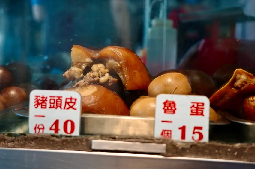 【雲林土庫美食推薦】張家牛肉麵|手切厚牛肉湯甜不膩,中藥滷味