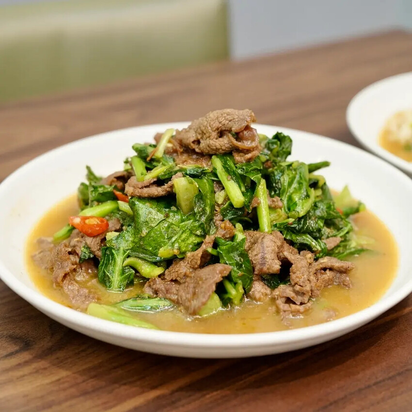 【雲林土庫美食推薦】張家牛肉麵|手切厚牛肉湯甜不膩,中藥滷味