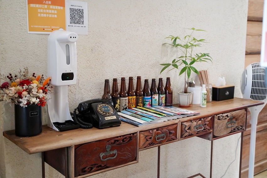 新竹特色老宅．麵食餐館推薦「樂客Rocks Cooking」，值得讓你一訪再訪的優質好店！必點三饗牛肉麵、招牌松露水餃、香蒜黑糖豆干～ - 阿華田的美食日記