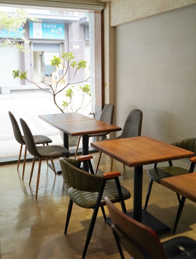 新竹特色老宅．麵食餐館推薦「樂客Rocks Cooking」，值得讓你一訪再訪的優質好店！必點三饗牛肉麵、招牌松露水餃、香蒜黑糖豆干～ - 阿華田的美食日記