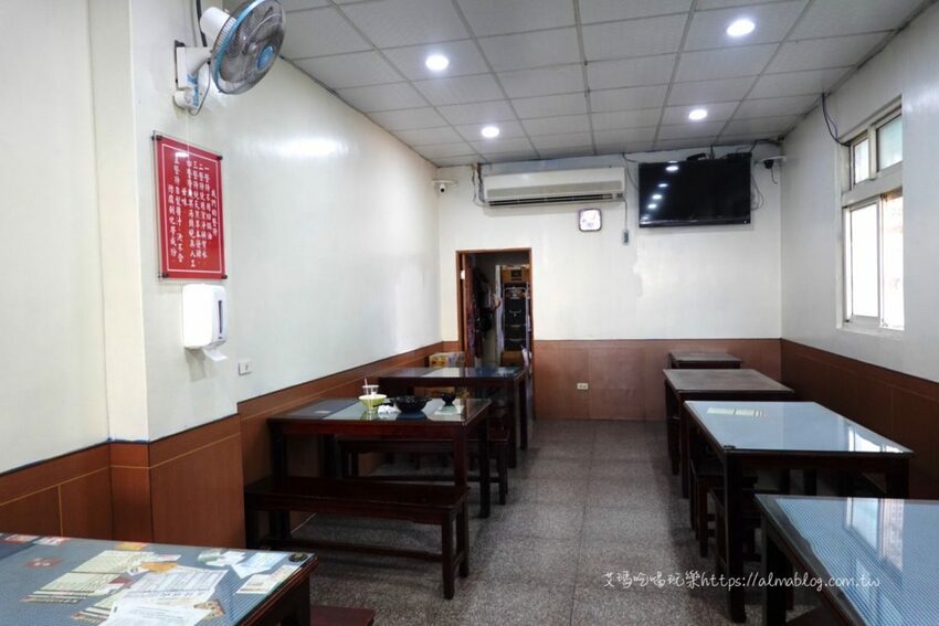 〖阿信手工臭豆腐〗草本發酵的臭豆腐！臭香味讓人吃上癮．大份量