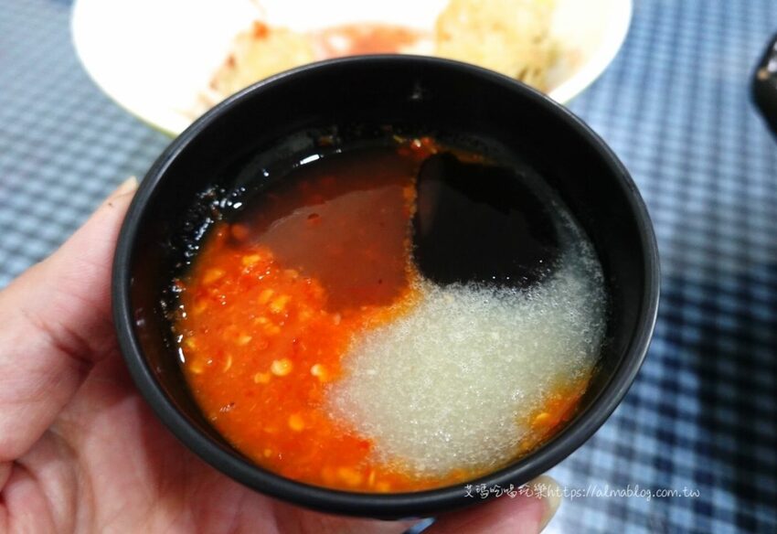 〖阿信手工臭豆腐〗草本發酵的臭豆腐！臭香味讓人吃上癮．大份量