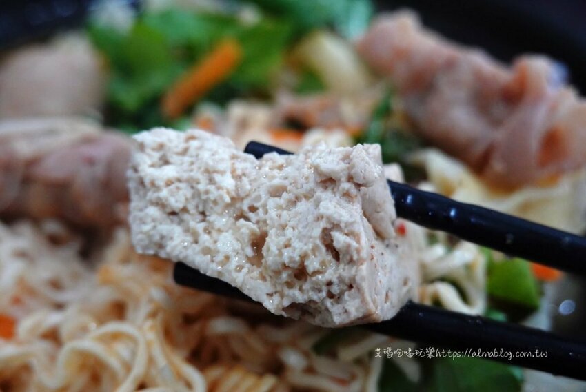 〖阿信手工臭豆腐〗草本發酵的臭豆腐！臭香味讓人吃上癮．大份量